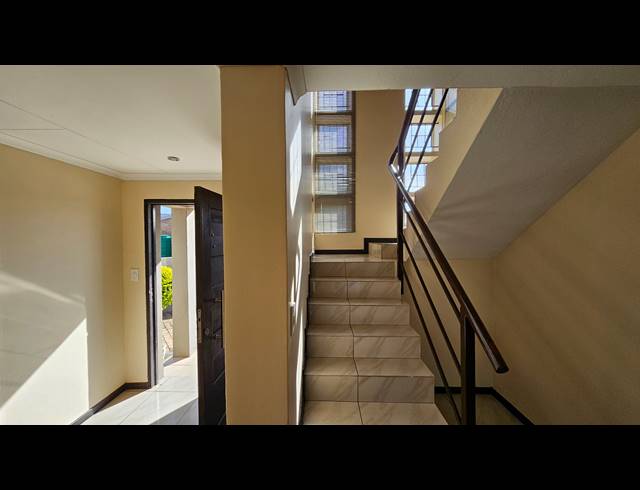 3 BEDROOM HOUSE FOR SALE IN SERALA VIEW